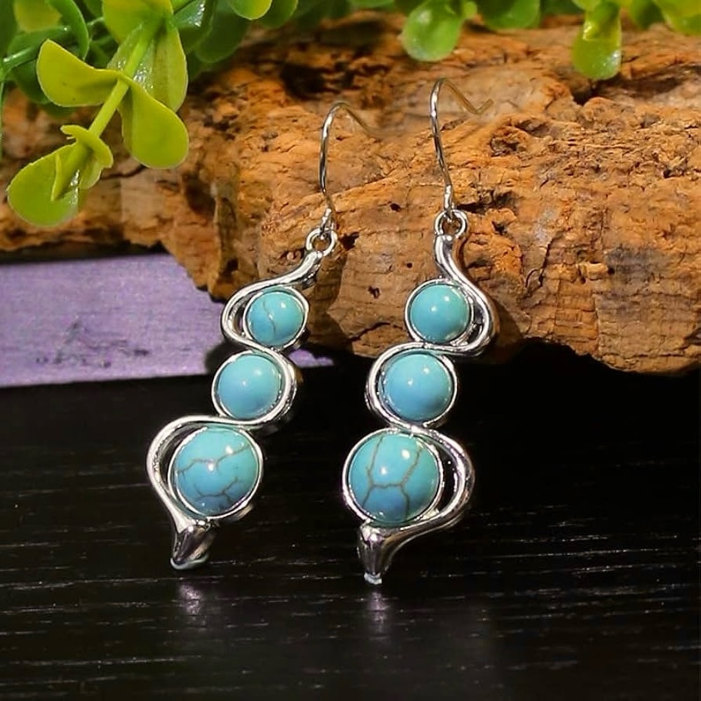 NEW The Winney dangle Earrings Boho Turquoise color - Boutique